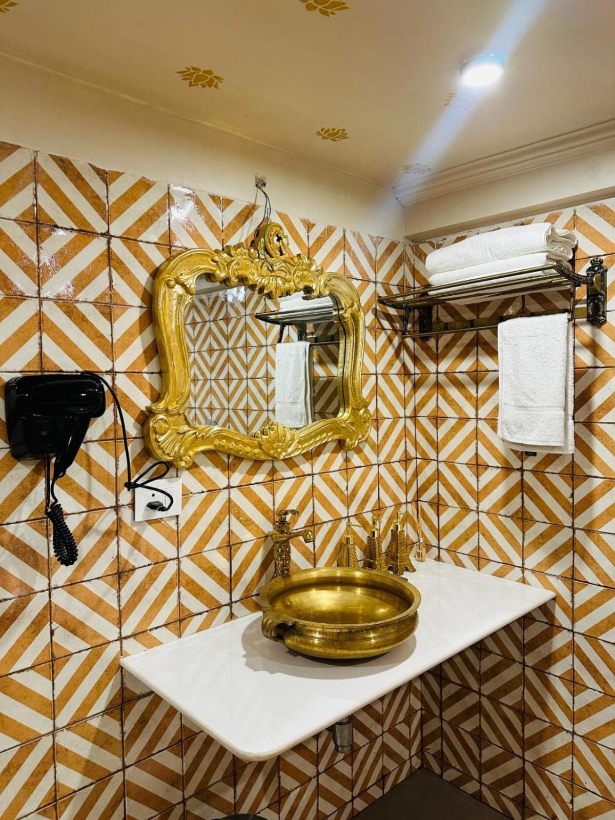Stay Banaras - A Boutique Hotel Waranasi Zewnętrze zdjęcie